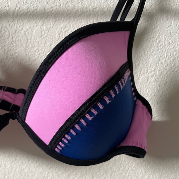 Victoria’s Secret pink and blue bikini top - Picture 2 of 4